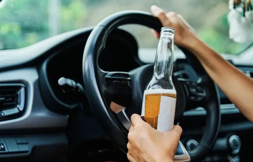 Alkomat ile można mieć alkoholu? Poznaj legalne limity w Polsce