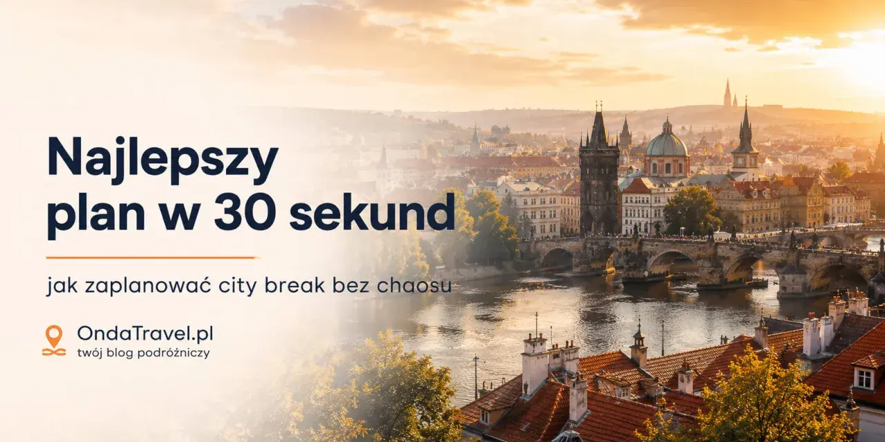 Widok na Most Karola i panoramę Pragi, stolicy Czech. Zaplanuj city break bez chaosu z OndaTravel.pl.