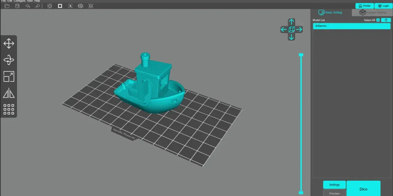 Program Anycubic Photon Workshop wyświetla model 3DBenchy na siatce, gotowy do druku 3D.