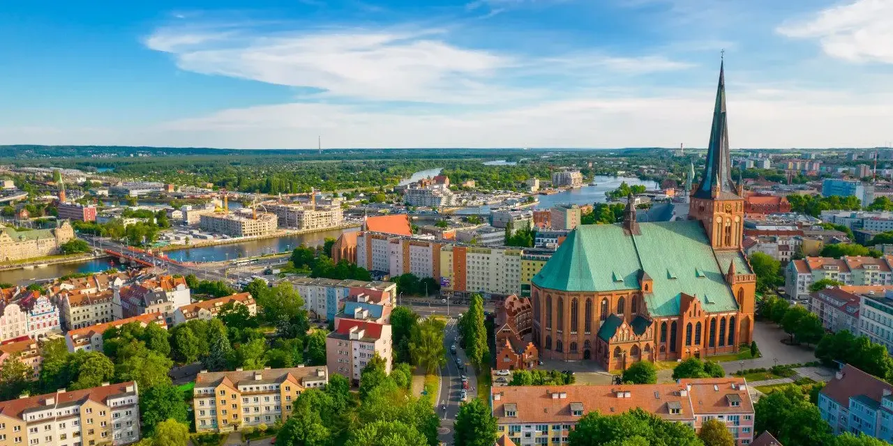 Szczecin: co ciekawego? Odkryj "Pływający Ogród" i jego smaki!