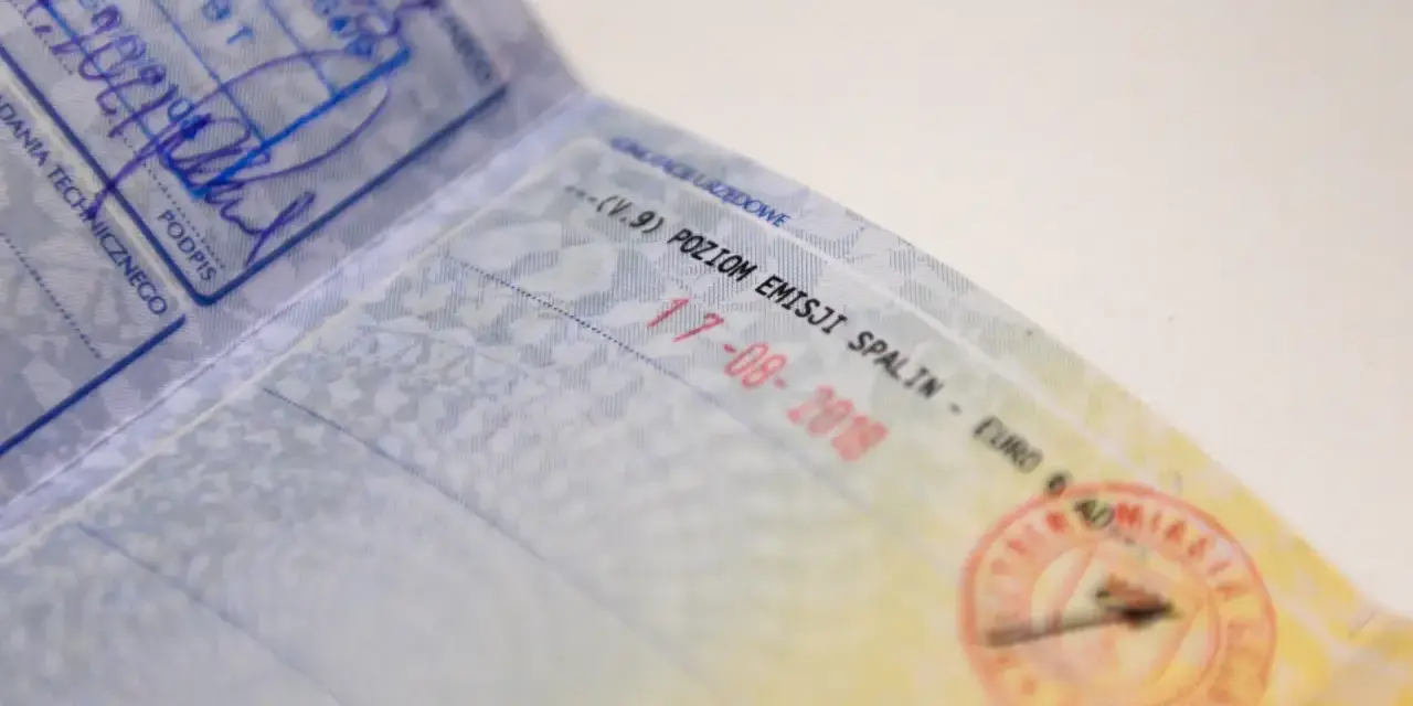 Normy Euro, CO2, podatki 2026: Jak zmienią koszty Twojego auta?