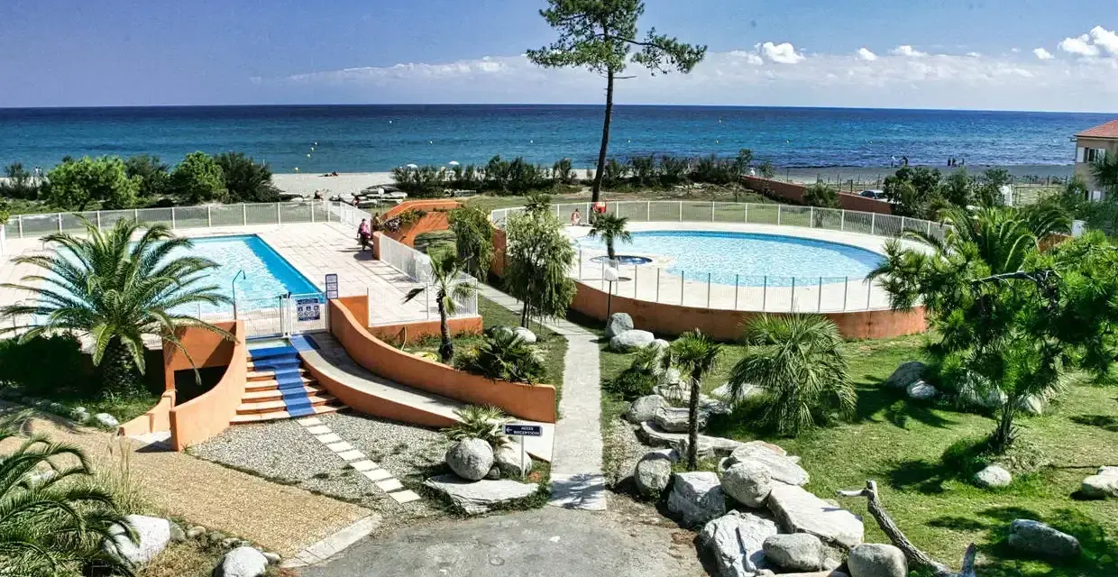 Piscines et plage pour des vacances scolaires idéales dans le Nord-Pas-de-Calais. Profitez du soleil et de la mer.