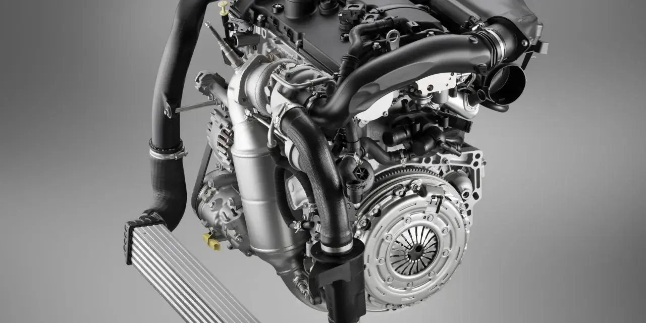 Silnik 1.6 THP poprawiony, z turbosprężarką i intercoolerem, gotowy do montażu.