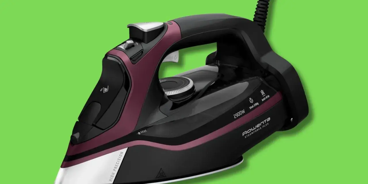 Ferro da stiro Rowenta Steamforce Plus: 2900W, colpo vapore 230g, anti-goccia. Un buon ferro da stiro ha queste caratteristiche per stirare al meglio.