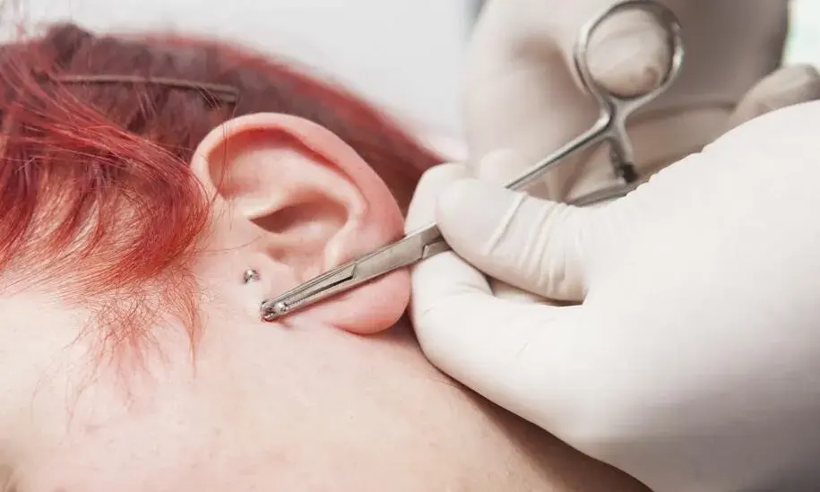Gdzie najbardziej boli kolczyk? Odkryj najboleśniejsze miejsca na piercing
