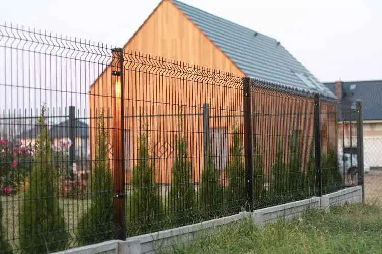 Ogrodzenie czy trzeba zgłaszać? Sprawdź, co musisz wiedzieć