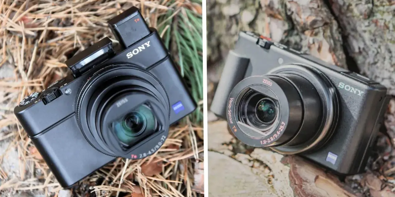 Dwa aparaty Sony RX100 II leżą na naturalnym tle. Jeden na igliwiu, drugi na korze drzewa.