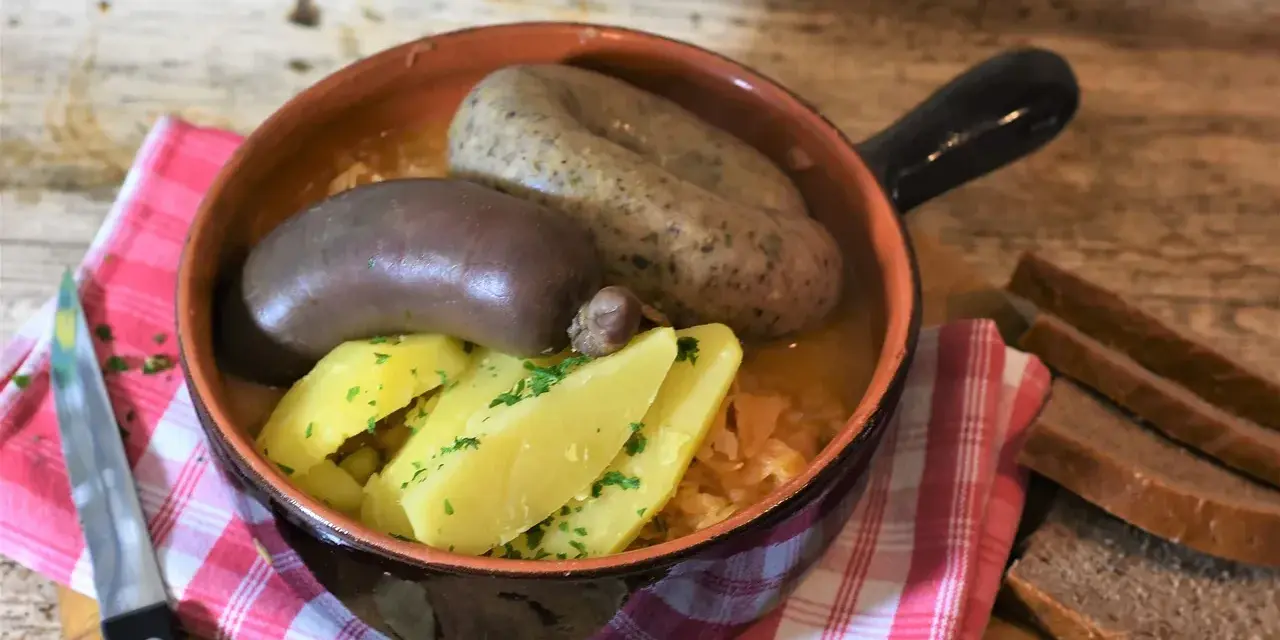Ile kaszy do kaszanki? Odkryj idealne proporcje dla smaku