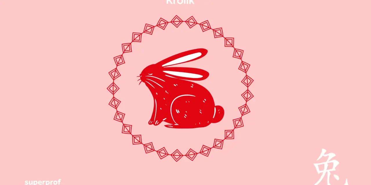 Czerwony królik, symbol chińskiego znaku zodiaku 1999, otoczony ozdobnym wzorem.