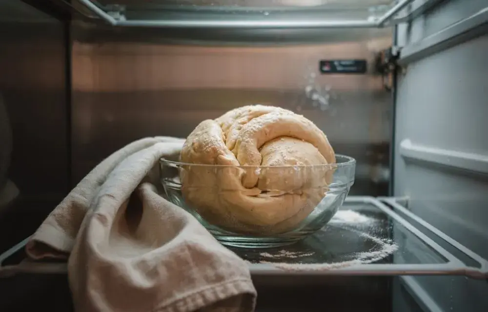 Ciasto na pizzę w lodówce? Odkryj sekret idealnego smaku!