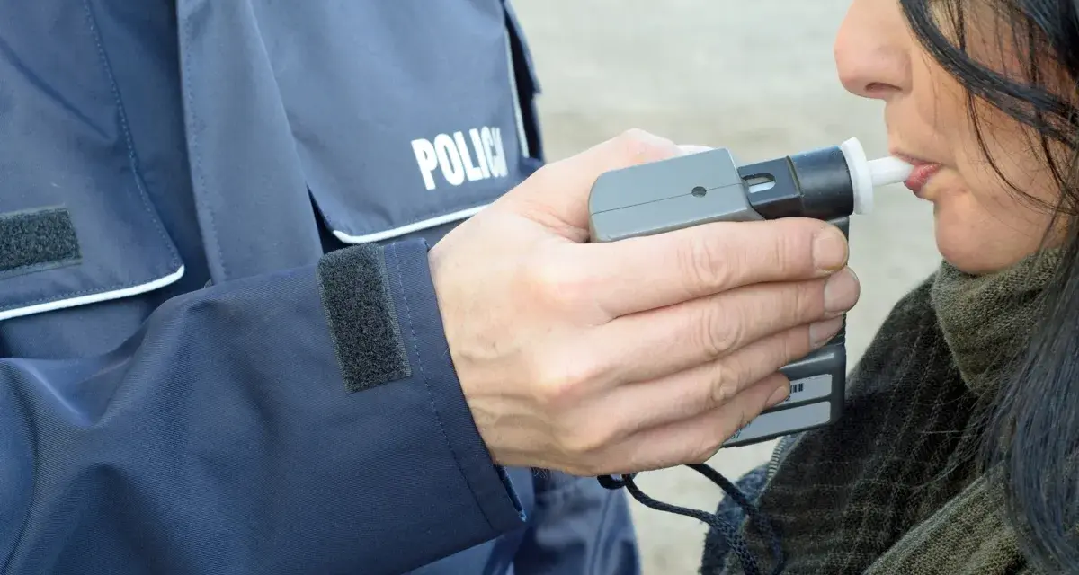 Alkomat: jak dmuchać prawidłowo? Poznaj sekrety dokładnego testu