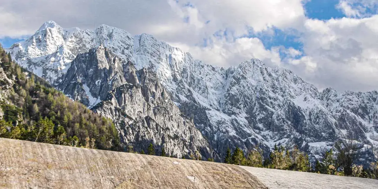 Planica jakie góry otaczają dolinę? Odkryj ich piękno i wysokości