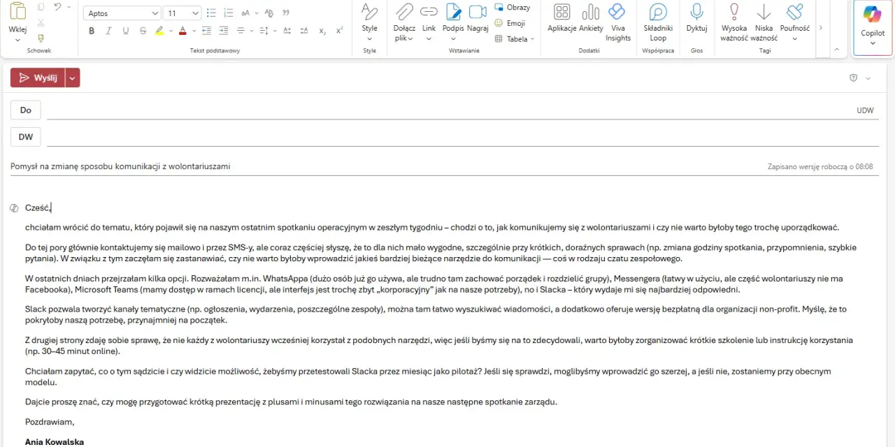 Jak napisać maila do wolontariuszy o zmianie komunikacji. Ania Kowalska proponuje Slacka jako narzędzie do czatu zespołowego.