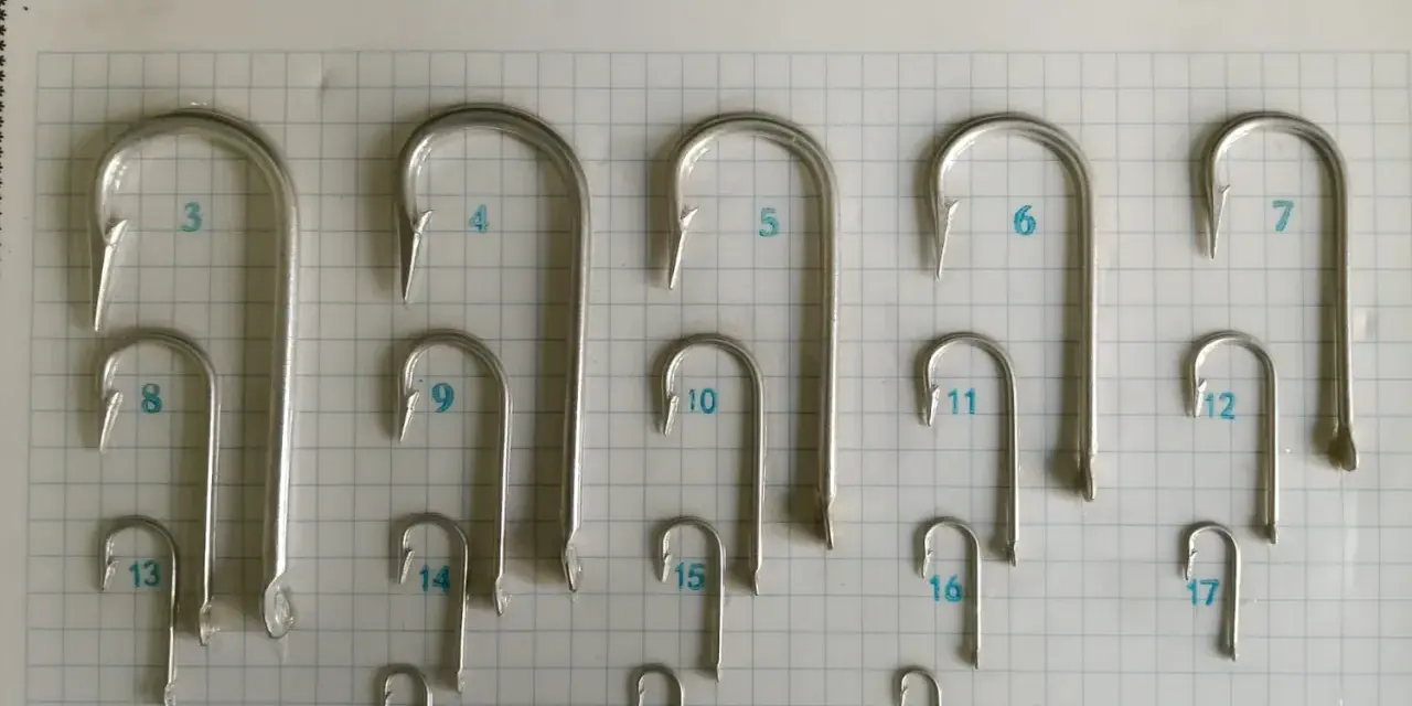Różne rozmiary haczyków Mustad, od 3 do 20. Idealny jaki haczyk na płoć znajdziesz wśród tych klasycznych modeli.