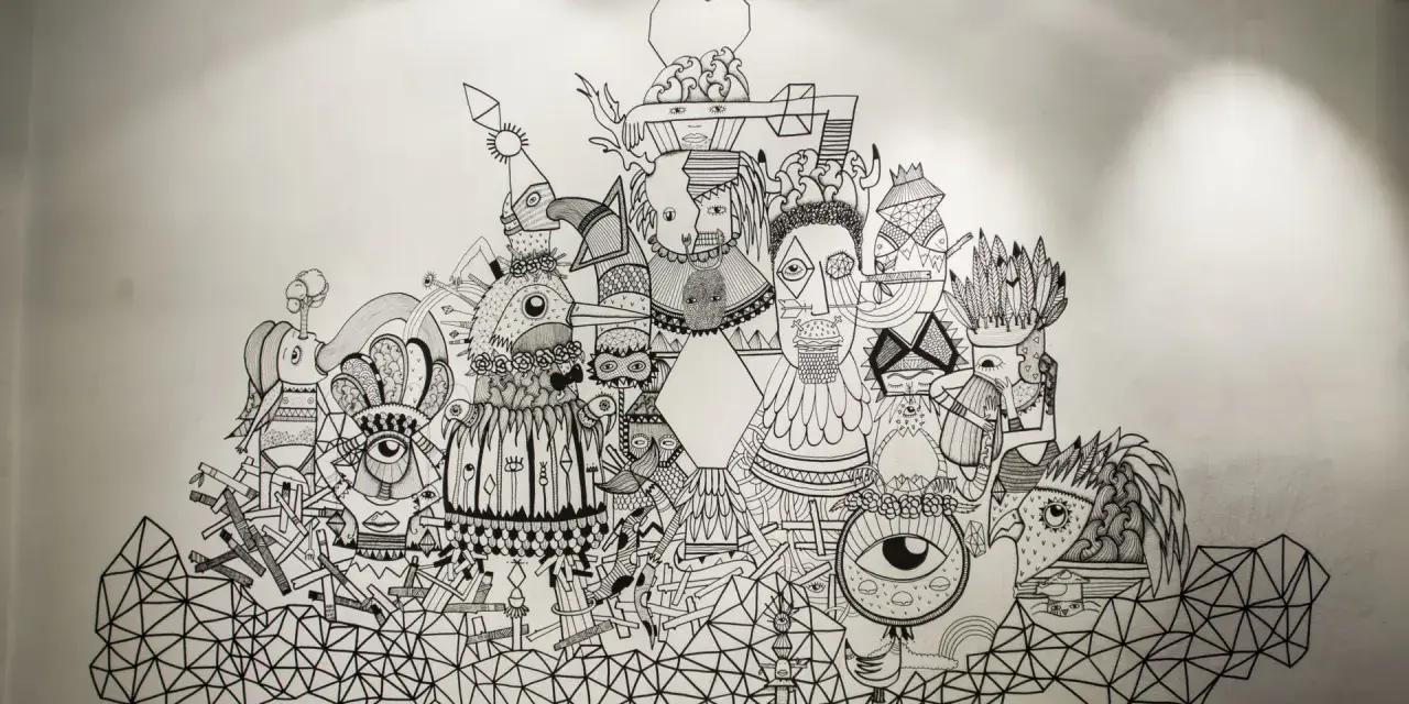 En detaljerad doodle svenska med många fantasifulla figurer och mönster.