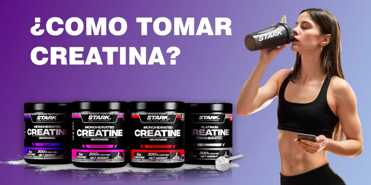 Mujer bebe creatina de un shaker. ¿Cómo tomar creatina para construir músculo? Variedad de sabores de creatina Stark Labs.
