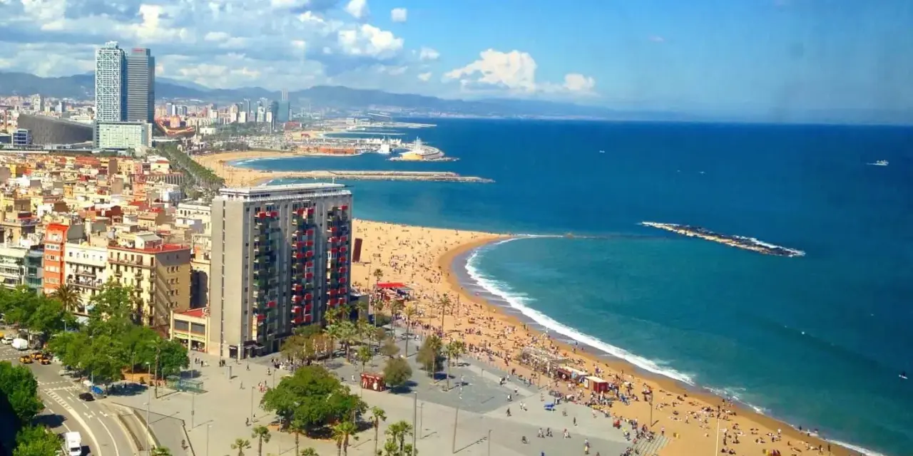 Czy Barcelona ma dostęp do morza? Pełny przewodnik po plażach