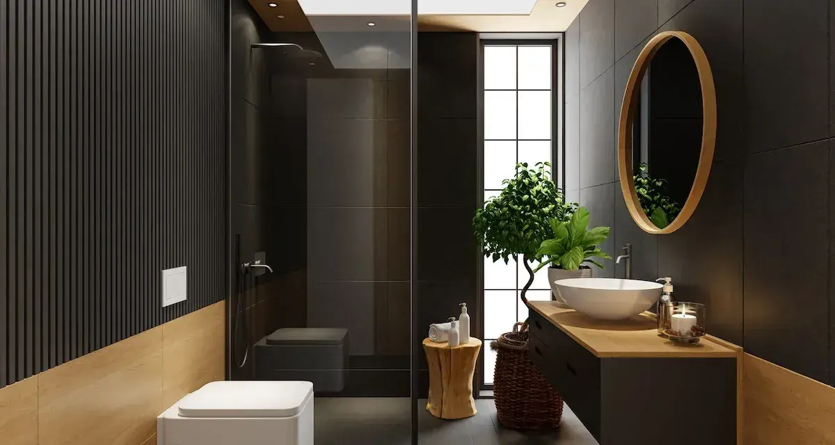 Bagno moderno con doccia, WC sospeso e lavabo. Le pareti sono rivestite con piastrelle nere e inserti in legno, creando un effetto di sovrapposizione che ricorda il lavoro di incollare piastrelle su piastrelle bagno.