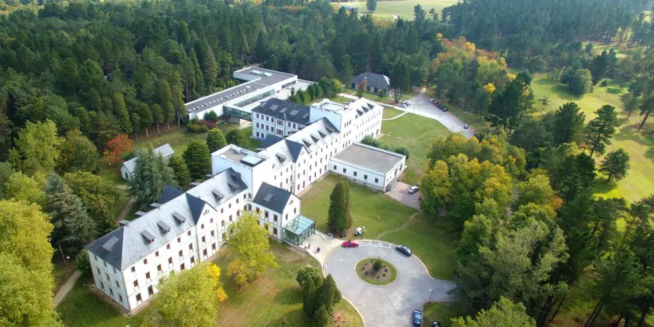 Hotel Balneario Guitiriz: Historia, bienestar y golf en Galicia
