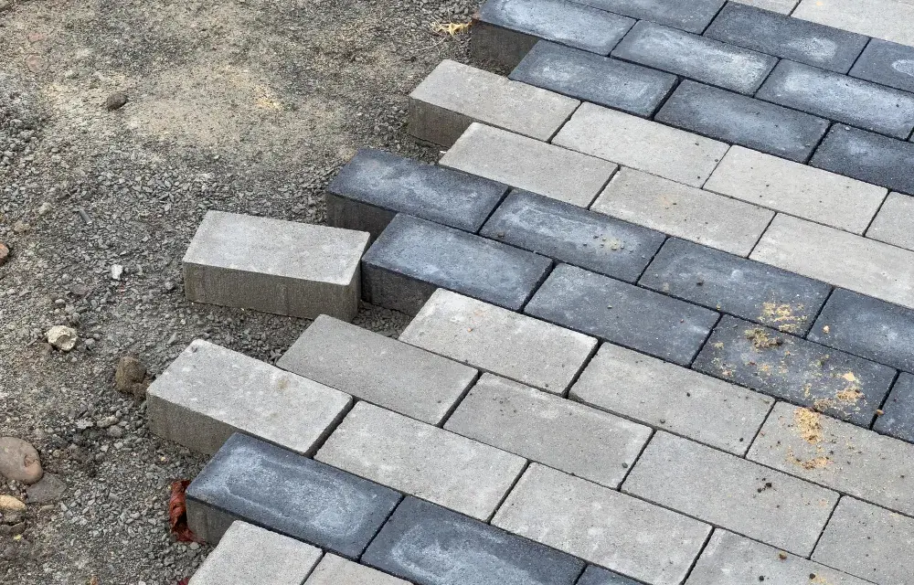 Jakie materiały będą najlepsze na ścieżki ogrodowe?