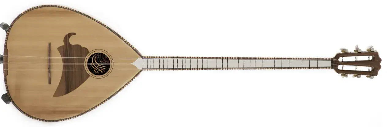 Un bouzouki en bois clair, orné d'une découpe en forme de piment, prêt à faire vibrer ses cordes.