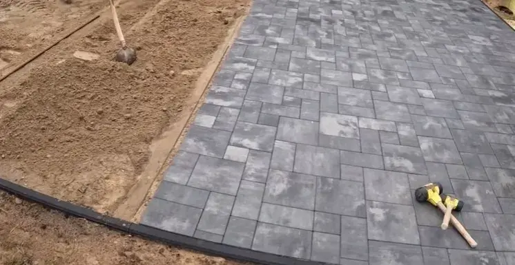 Waga 1 m³ żwiru: Od 1,5 do 1,8 t. Jak obliczyć dla siebie?