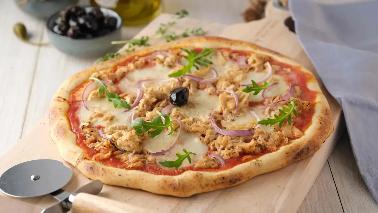 Pizza au thon maison : la recette inratable et toutes nos astuces