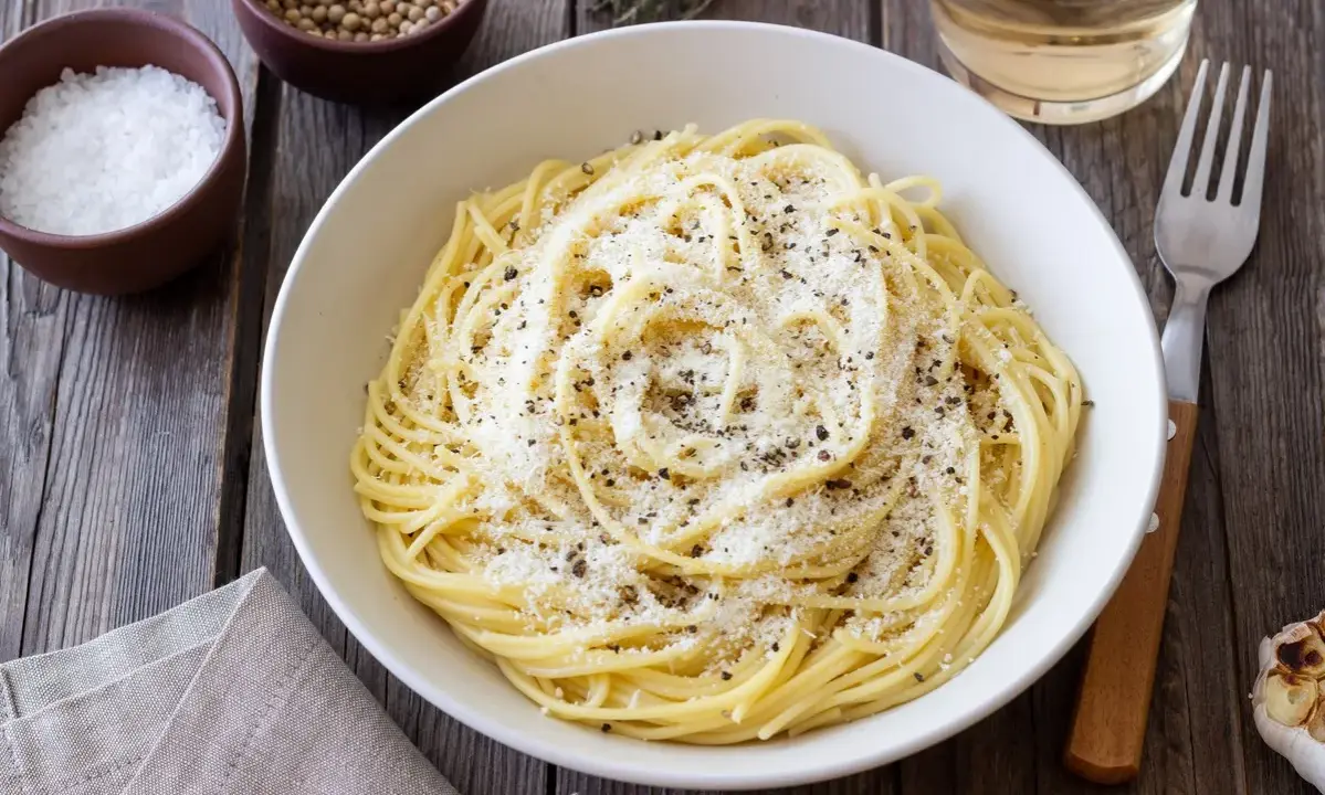Jak podawać i jeść spaghetti z klasą? Uniknij faux pas!