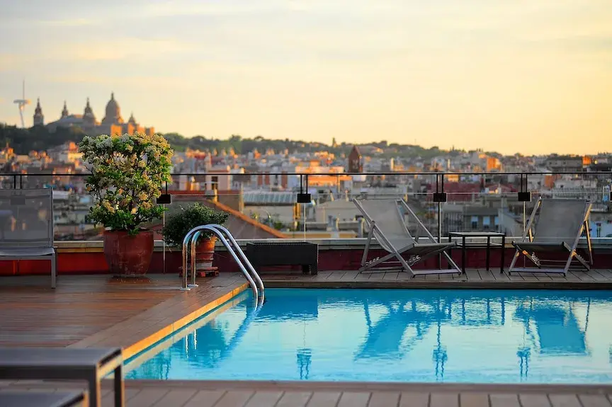 Hotel 1898 Barcelona: ¿Tu escapada de lujo con vistas 360º?