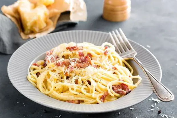 Spaghetti z wczoraj? Zamień resztki w pyszny obiad zero waste!