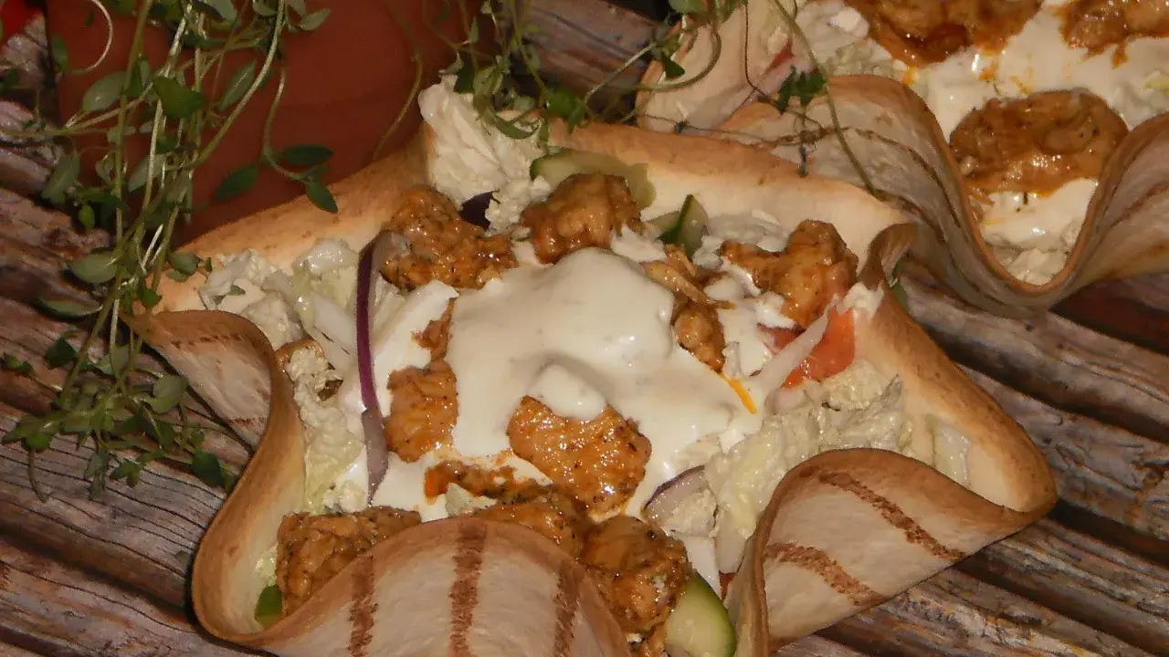 Jak zrobić kebab w tortilli - łatwy przepis na pyszny posiłek
