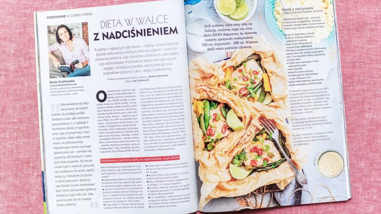 Łosoś z warzywami, danie zgodne z dietą DASH, to zdrowa i smaczna propozycja na obiad.
