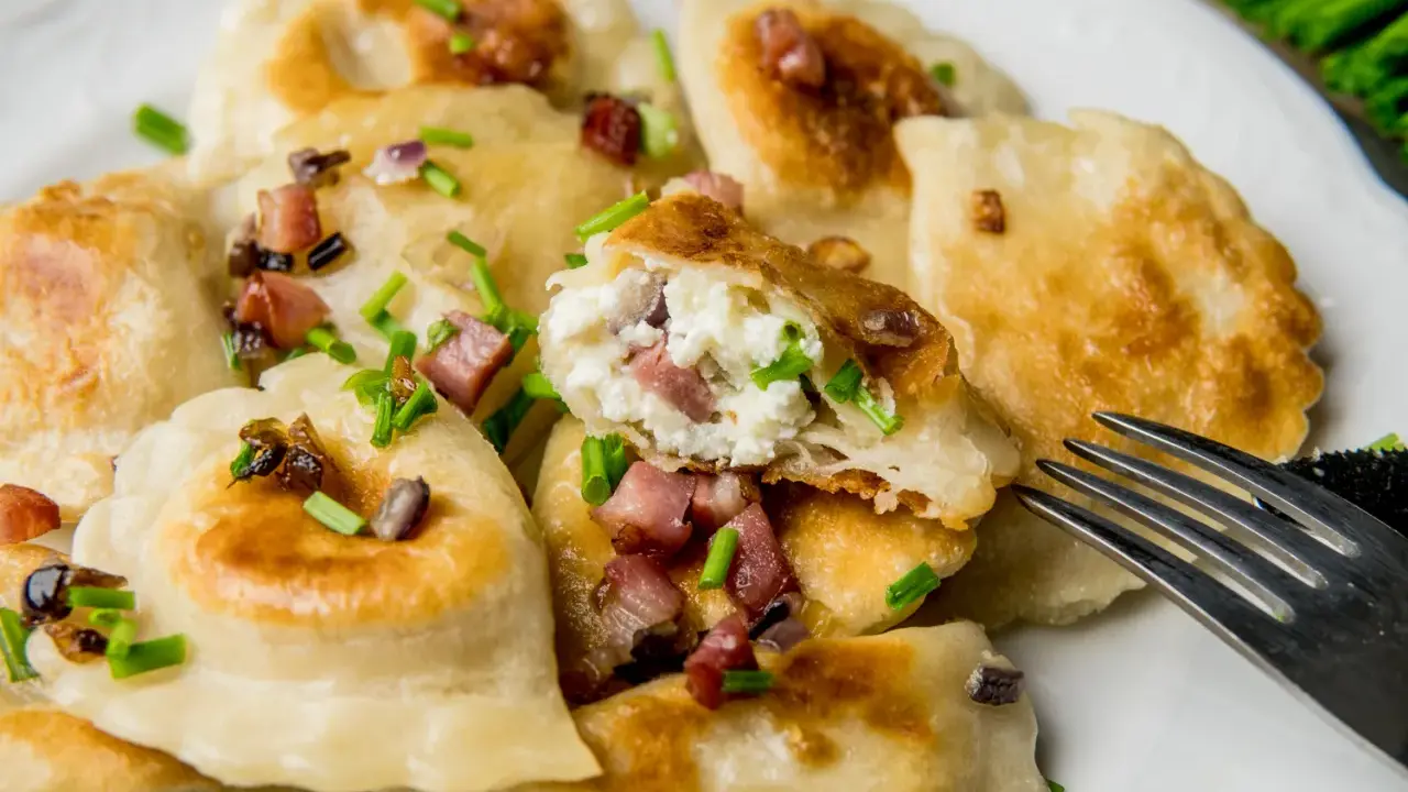 Pierogi z bryndzą: Przepis na idealne, bez błędów. Smak Podhala!