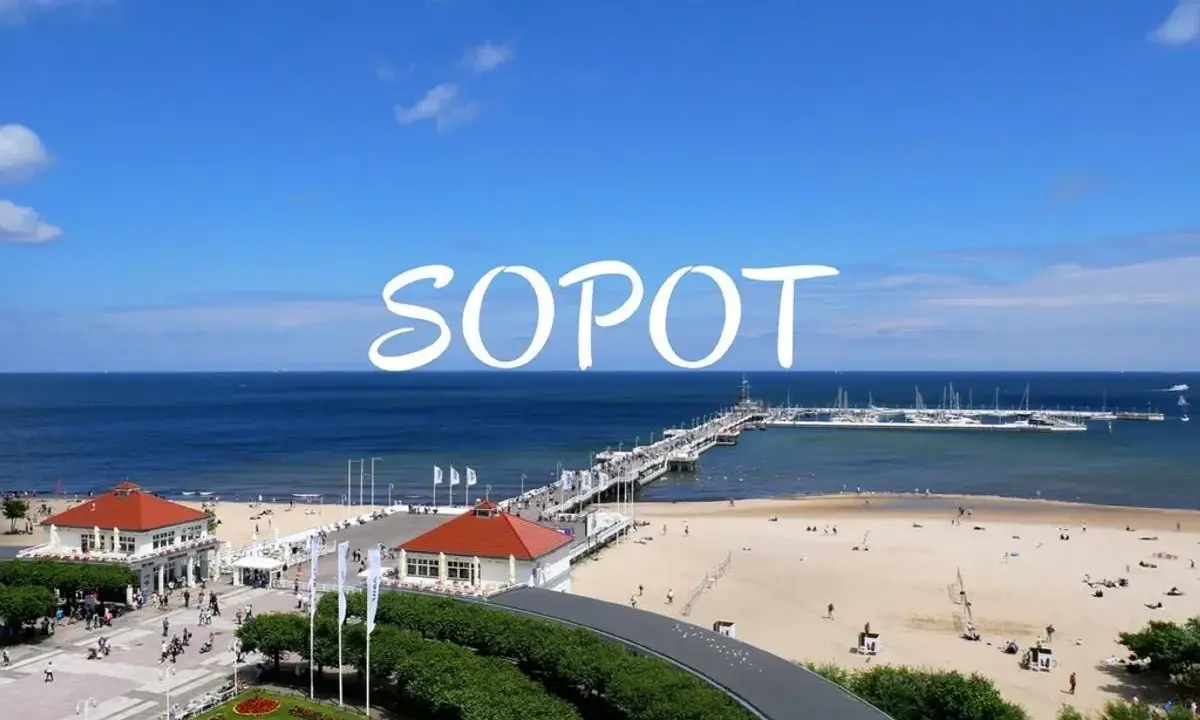 Sopot: spacer po molo, plaża i urokliwe budynki. Idealne miejsce, by zobaczyć, co zwiedzić w Sopocie.