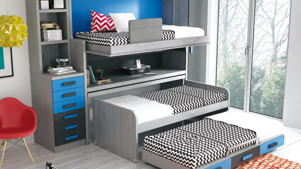 Solución ingeniosa: 3 camas en poco espacio, con literas y cama nido, ideal para habitaciones juveniles.