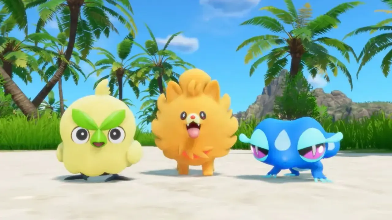 Trzy urocze Pokemony: żółty ptaszek, pomarańczowy piesek i niebieska żabka, na plaży z palmami. Idealne do gry Pokemon na Nintendo Switch!