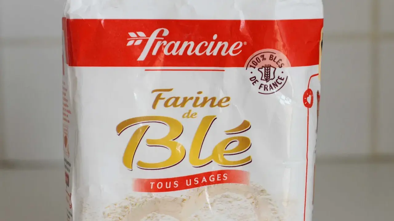 Sac de farine de blé Francine, type T45 ou T65, pour tous usages. Idéal pour vos pâtisseries et pains.