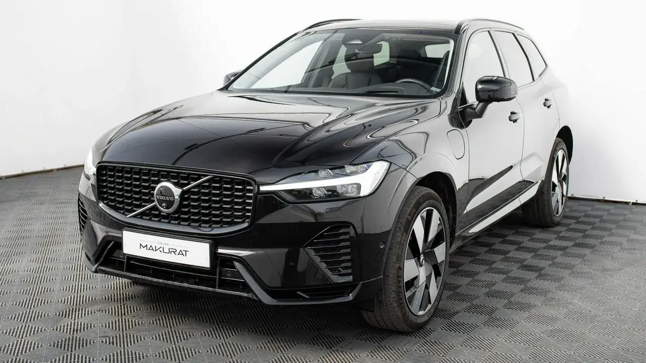 Czarny Volvo XC60 na sprzedaż. Sprawdź atrakcyjną volvo xc60 cena i ofertę.