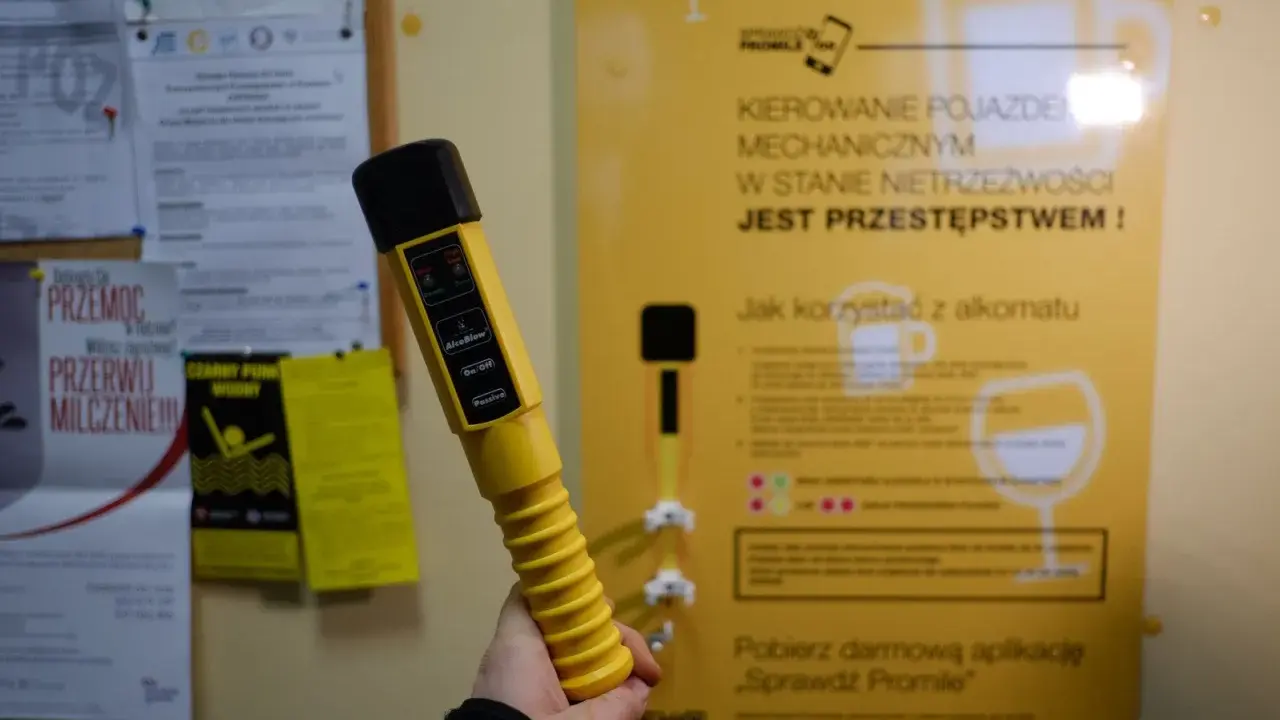 Odmowa alkomatu w pracy? Poznaj prawa i uniknij zwolnienia!
