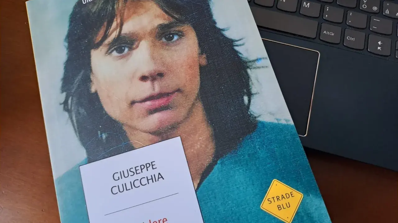 Copertina del libro "Uccidere un fascista" di Giuseppe Culicchia, che narra la storia di Sergio Ramelli.