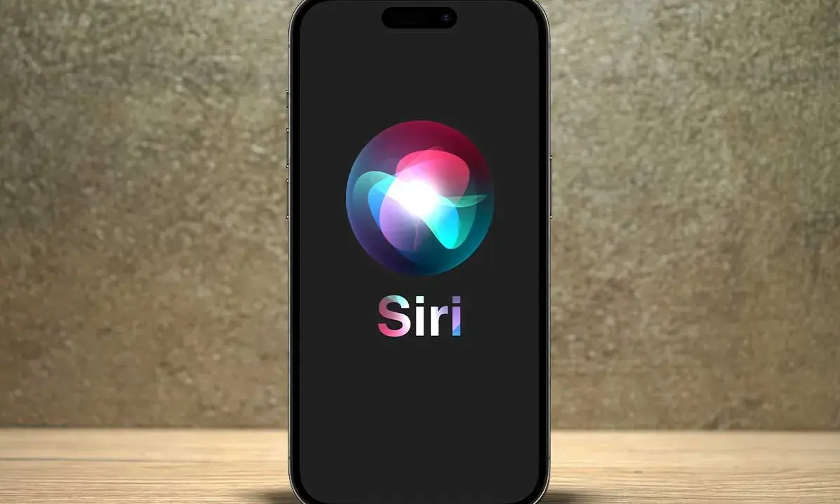 Na ekranie telefonu widnieje logo Siri. Zastanawiasz się, siri co to? To wirtualny asystent.