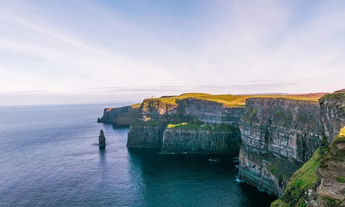 Scogliere di Moher, un must per chi cerca cosa vedere in Irlanda partendo da Dublino. Maestose scogliere a picco sull'Atlantico.