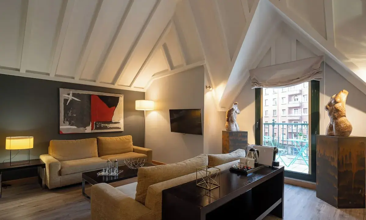 Hotel Silken Indautxu: ubicación ideal y servicios excepcionales en Bilbao