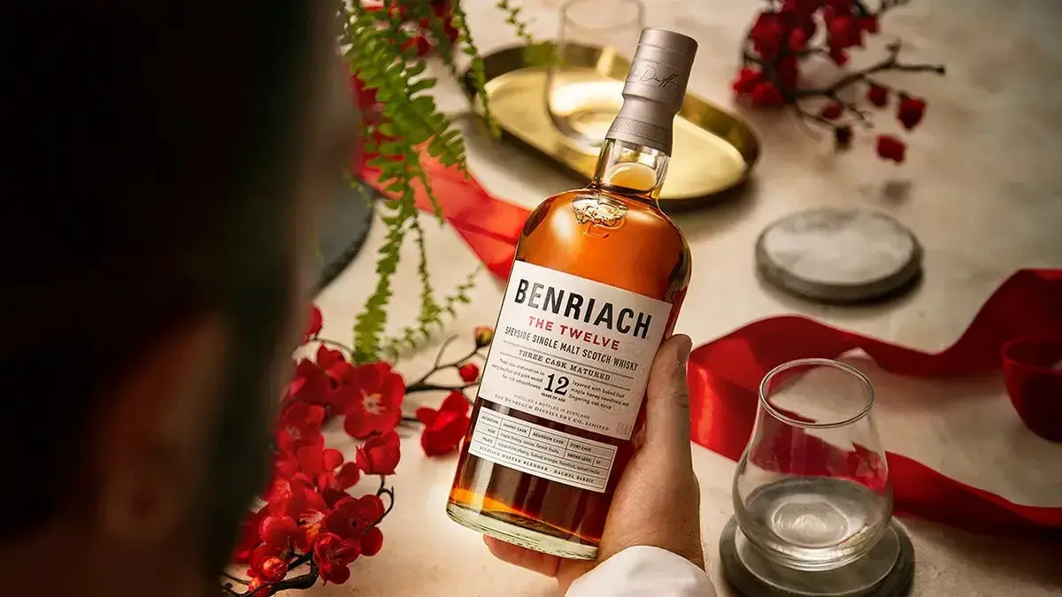 Jaka whisky najlepsza? Odkryj swój styl i idealny prezent!