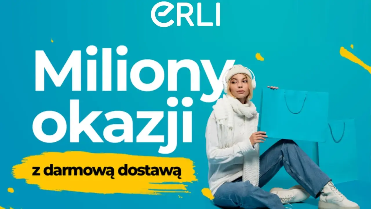 Erli co to? Miliony okazji z darmową dostawą. Młoda kobieta w zimowym stroju siedzi z torbami na zakupy.