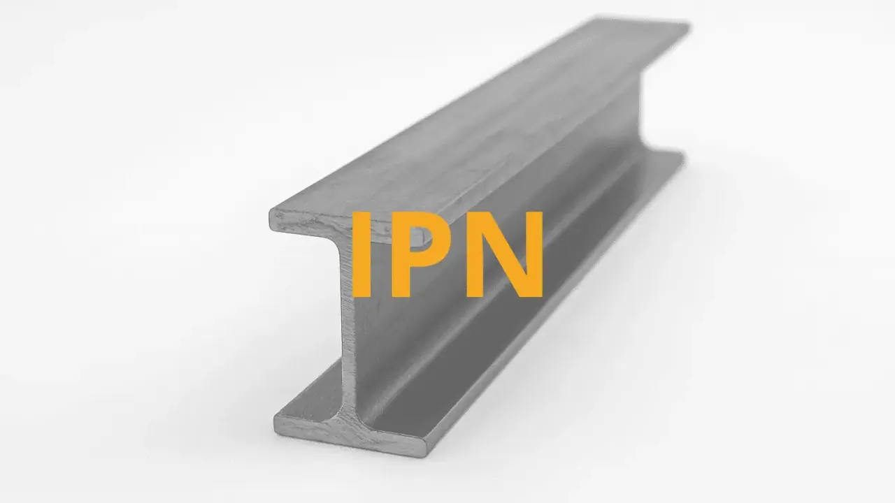Viga IPN de acero, un perfil metálico en forma de I, ideal para construcciones robustas.