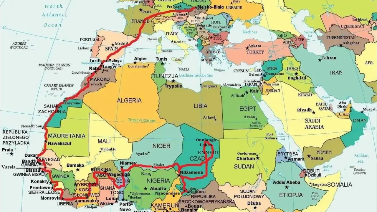 Trasa podróży przez Afrykę i Bliski Wschód, zaznaczona na mapie. Widoczna jest **kamerun mapa** z zaznaczonymi miastami i granicami państw.