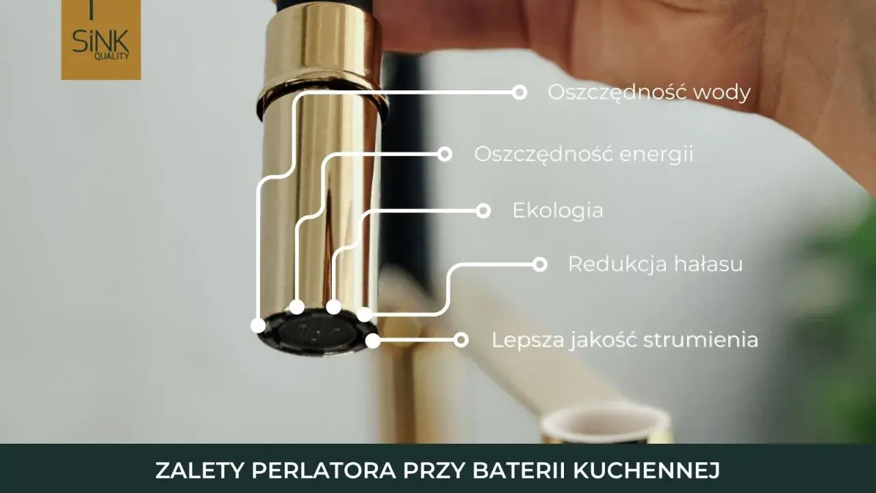 Złoty perlator przy baterii kuchennej. To co to jest perlator? Oszczędza wodę, energię, jest ekologiczny, redukuje hałas i poprawia strumień.
