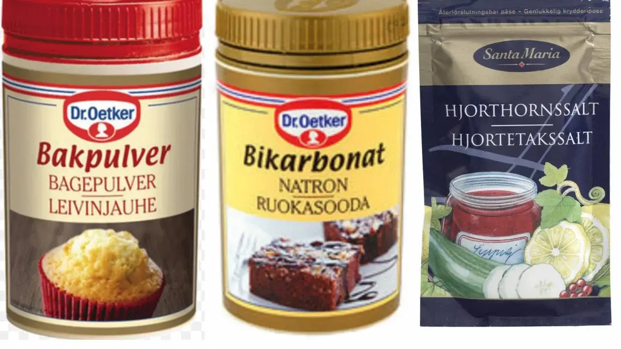 Dr. Oetker bakpulver och bikarbonat, perfekt för bakning. Bredvid en påse hjorthornssalt från Santa Maria.