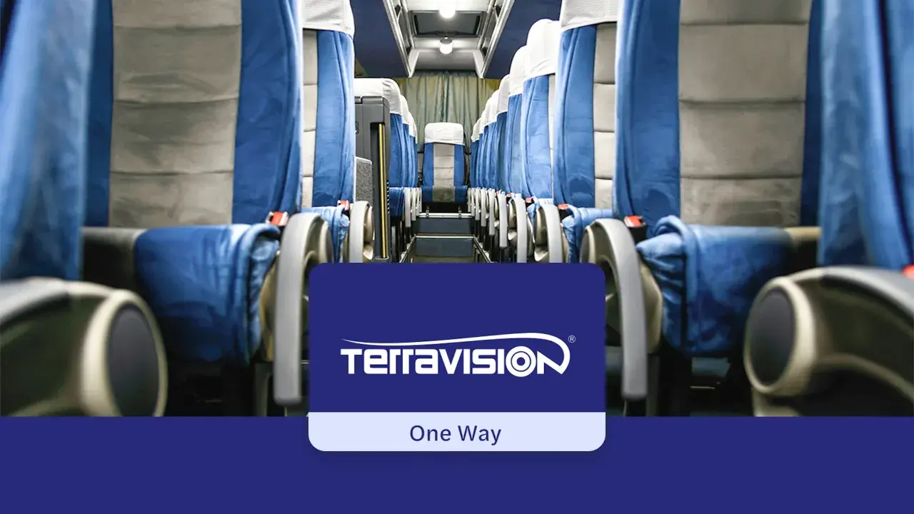 Tom bussäten på väg till Milano Bergamo flygplats. Terravisons logotyp syns.